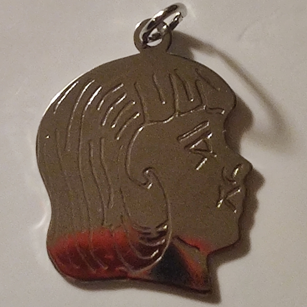 Vintage sterling girls head pendant - Picture 5 of 5
